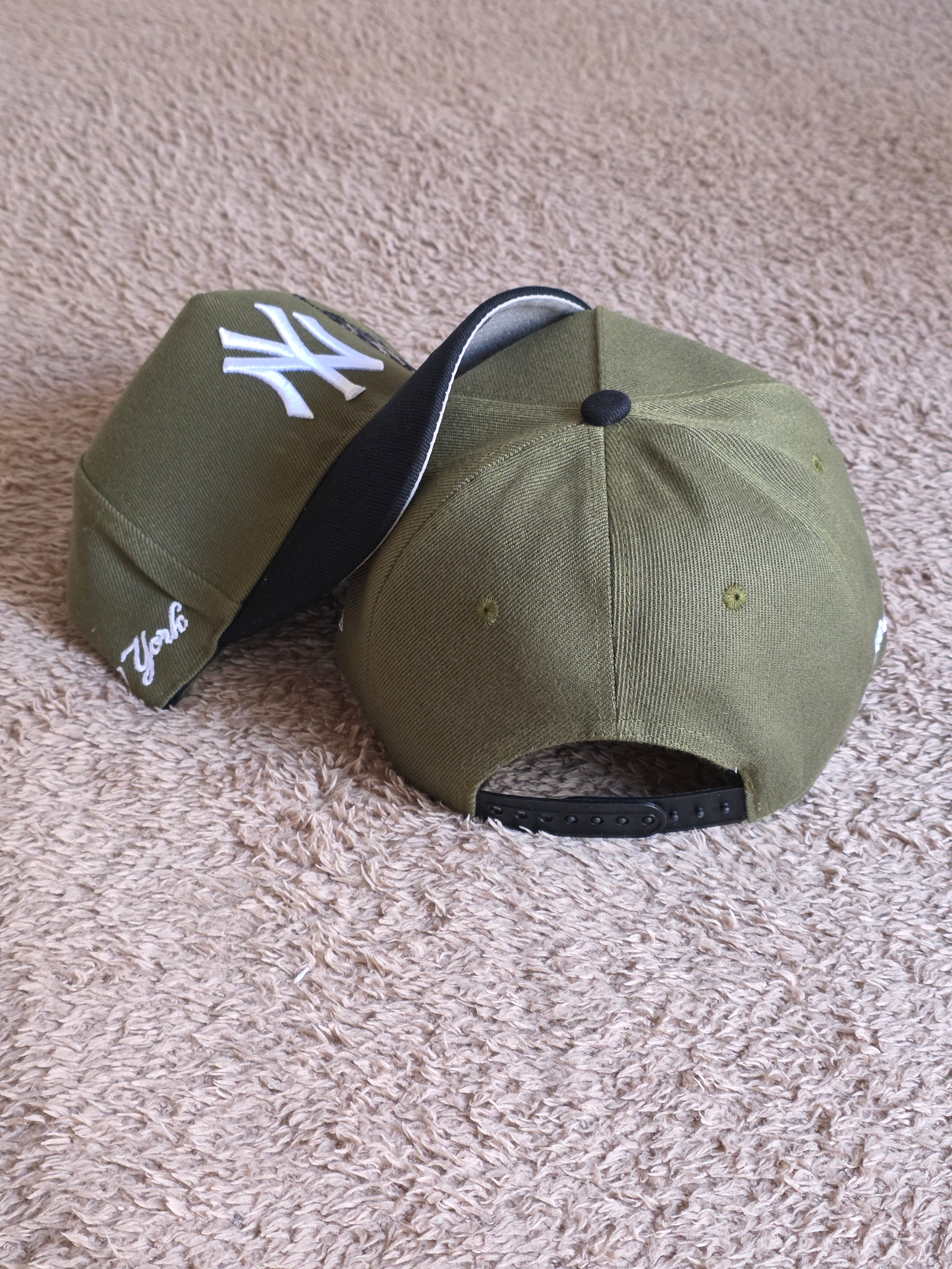 Gorra New Era 9FORTY A-Frame New York Yankees (Edición Especial "Estatua de la Libertad")