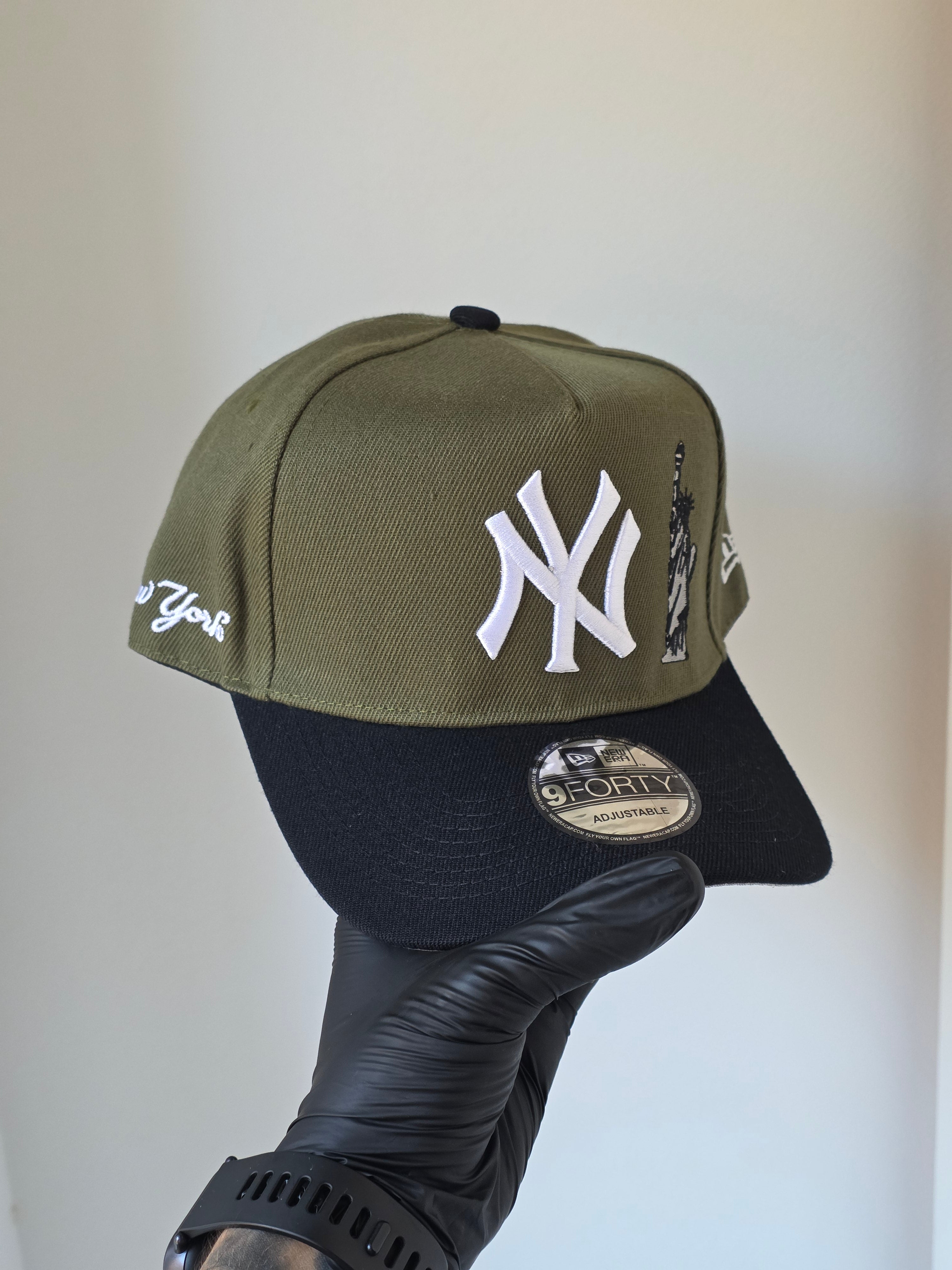 Gorra New Era 9FORTY A-Frame New York Yankees (Edición Especial "Estatua de la Libertad")