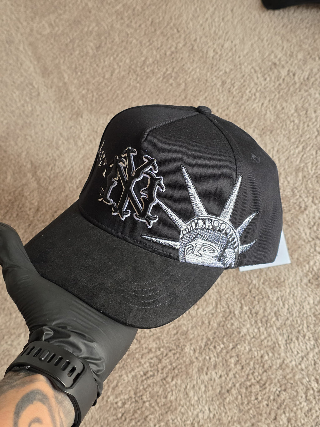 Gorra Dandy Hats - NY Gothic & Estatua de la Libertad (Black Edition)