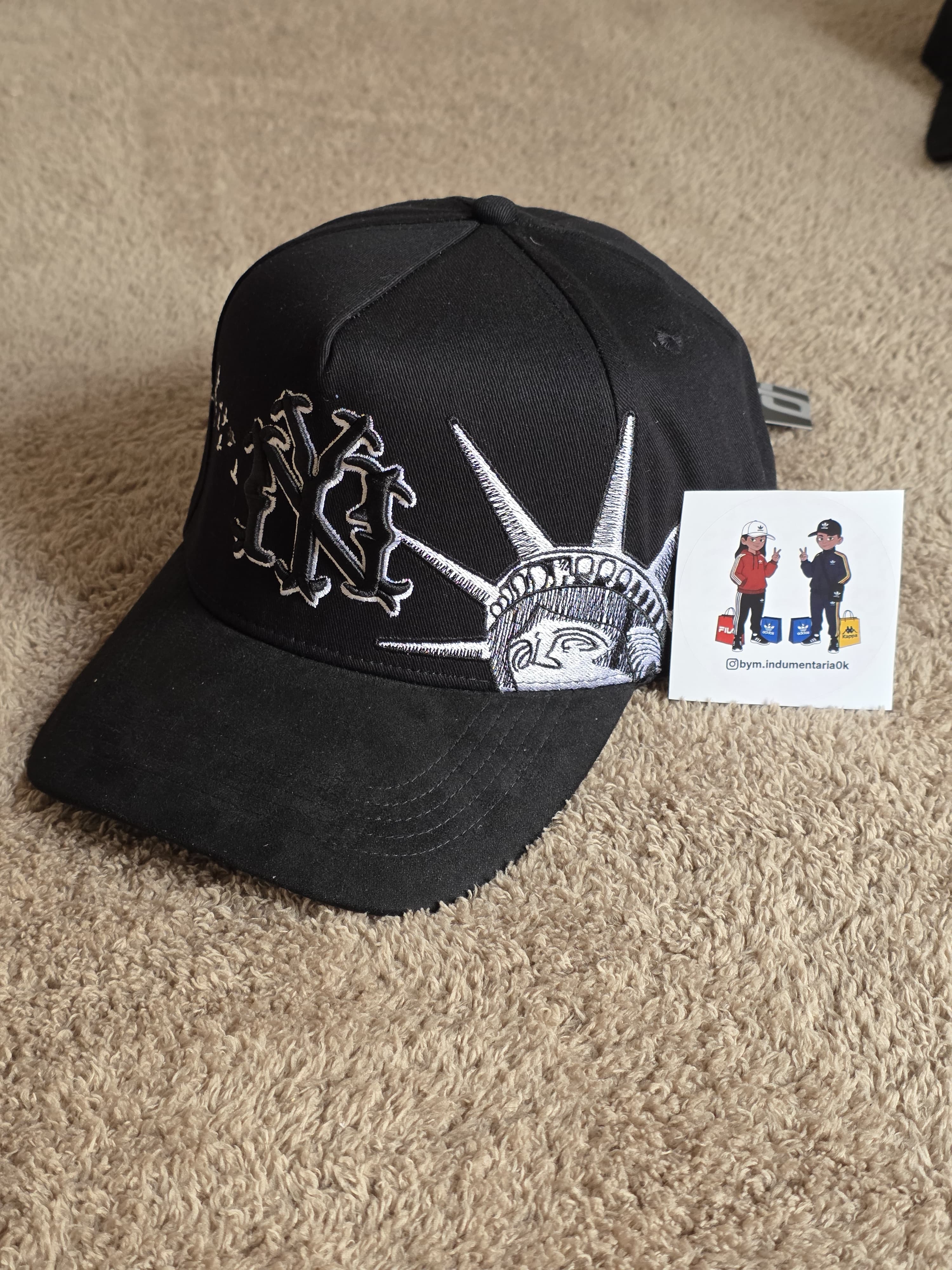 Gorra Dandy Hats - NY Gothic & Estatua de la Libertad (Black Edition)